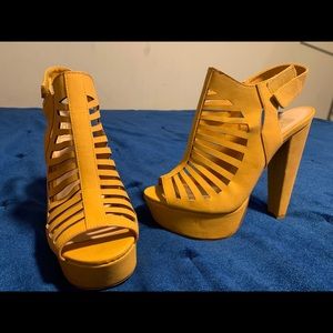 Yellow platform heels